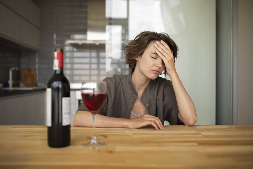 Jak co nejrychleji vystřízlivět z opice. Rozhodně nepijte kávu a raději dostaňte alkohol z krve