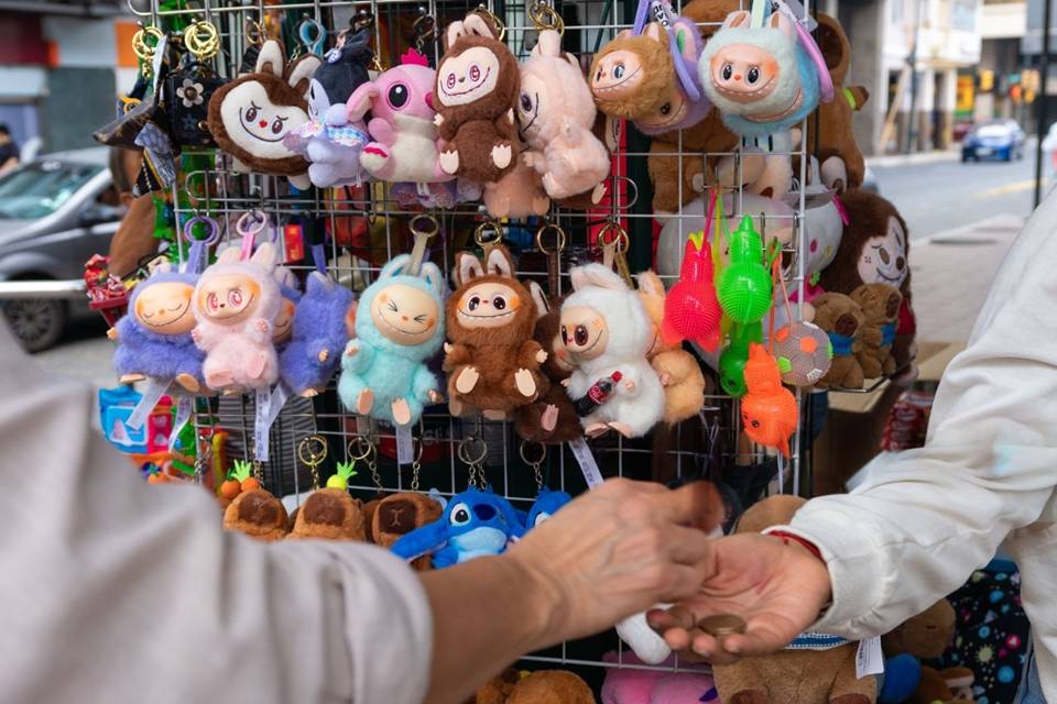 Panenky Labubu jsou dnes všude. Češi tento trend nestíhají